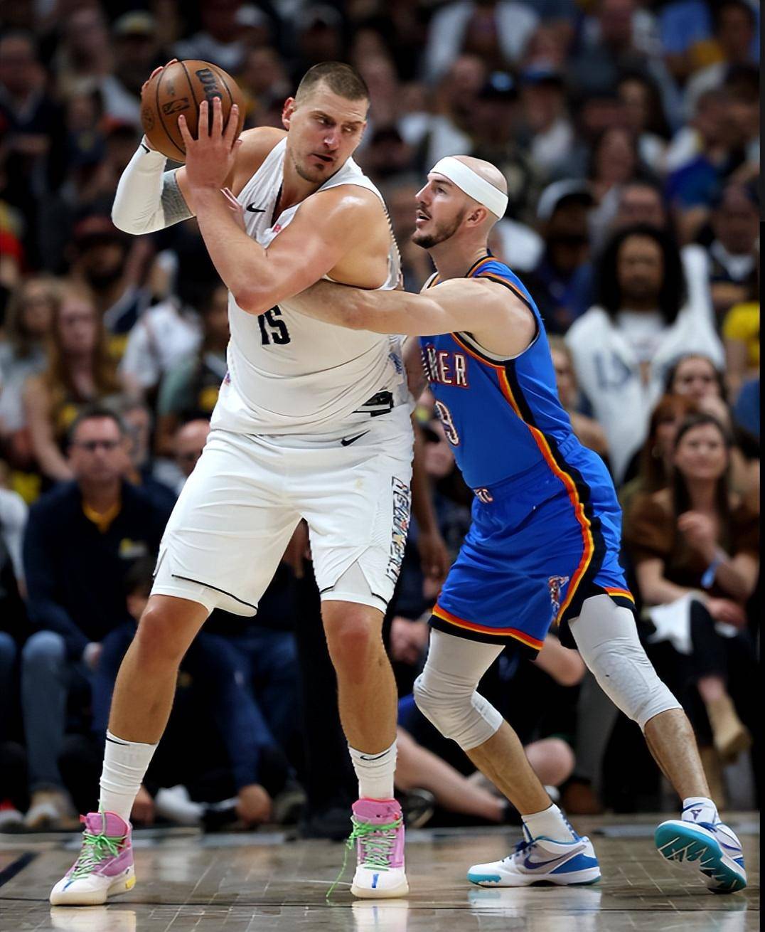 的中游位置 的中游位置